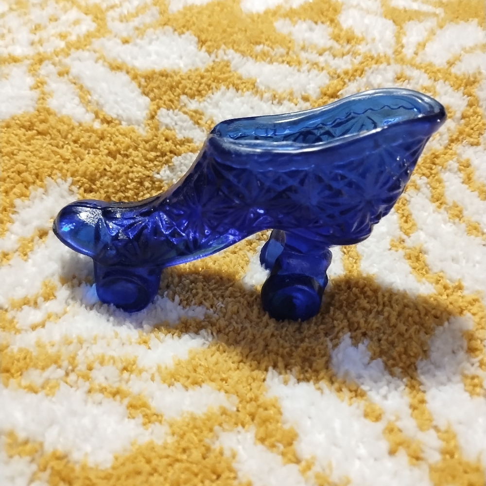 🇺🇸 Clearance Vintage Cobalt Blue Daisy And Buttons Glass Roller skate Figurine